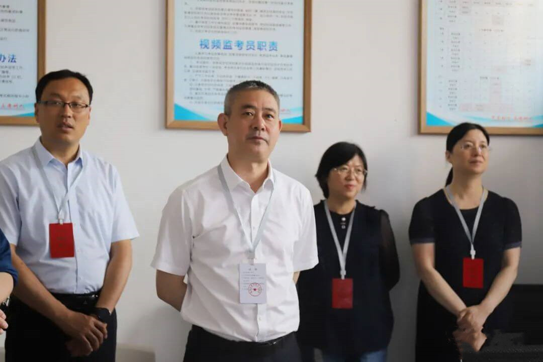 黄慧林巡视高考工作